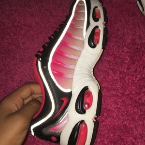 Air max!! For a CHEAP price. MAKE OFFERS!!
